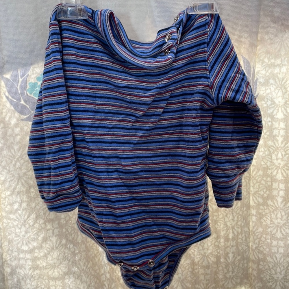 Simply basic 24 month vintage turtleneck onesie 93% cotton 7% polyester